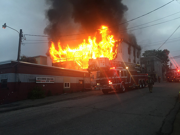 MFD FIRE Wilson St 4 Alarm