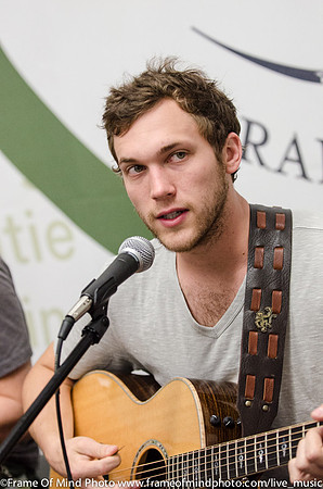 Phillip Phillips-16