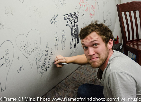 Phillip Phillips-123